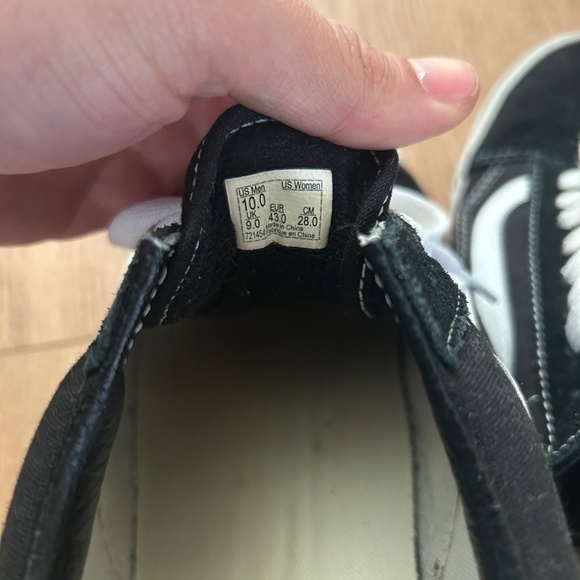 Old Skool Black Vans - Picture 4 of 5